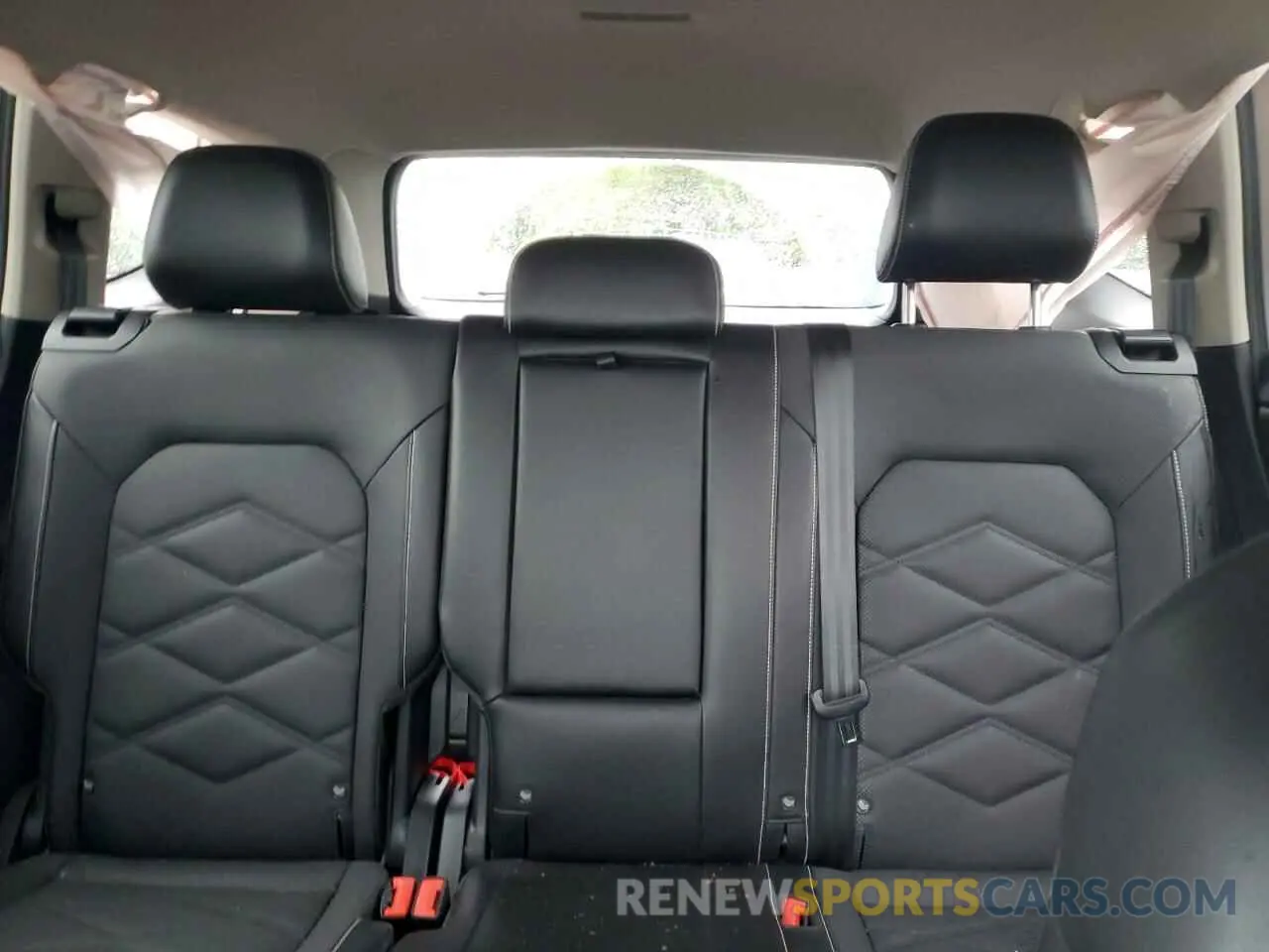 10 fotografías del automóvil dañado 1V2HR2CAXRC525442 VOLKSWAGEN ATLAS 2024