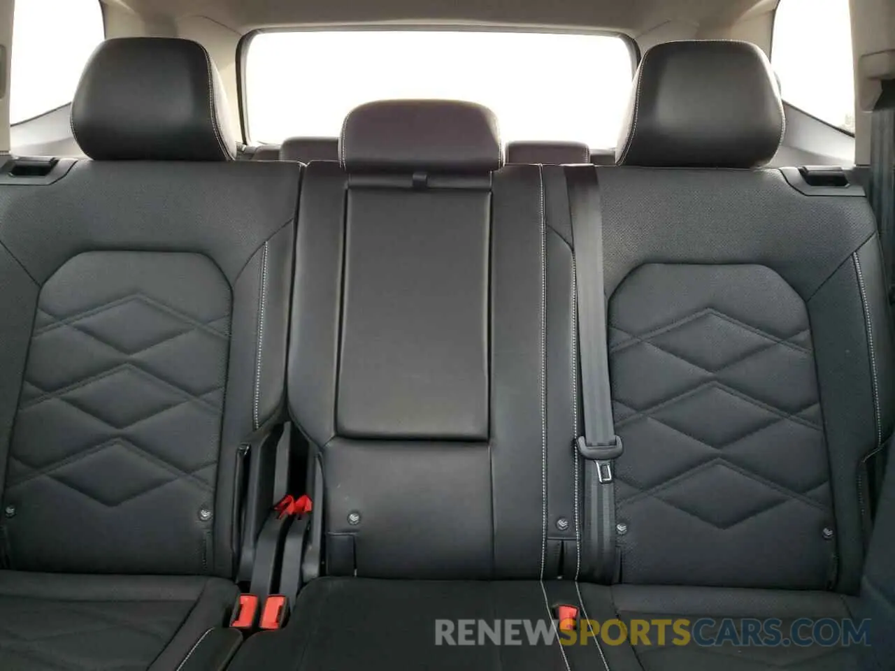 10 fotografías del automóvil dañado 1V2HR2CAXRC571675 VOLKSWAGEN ATLAS 2024