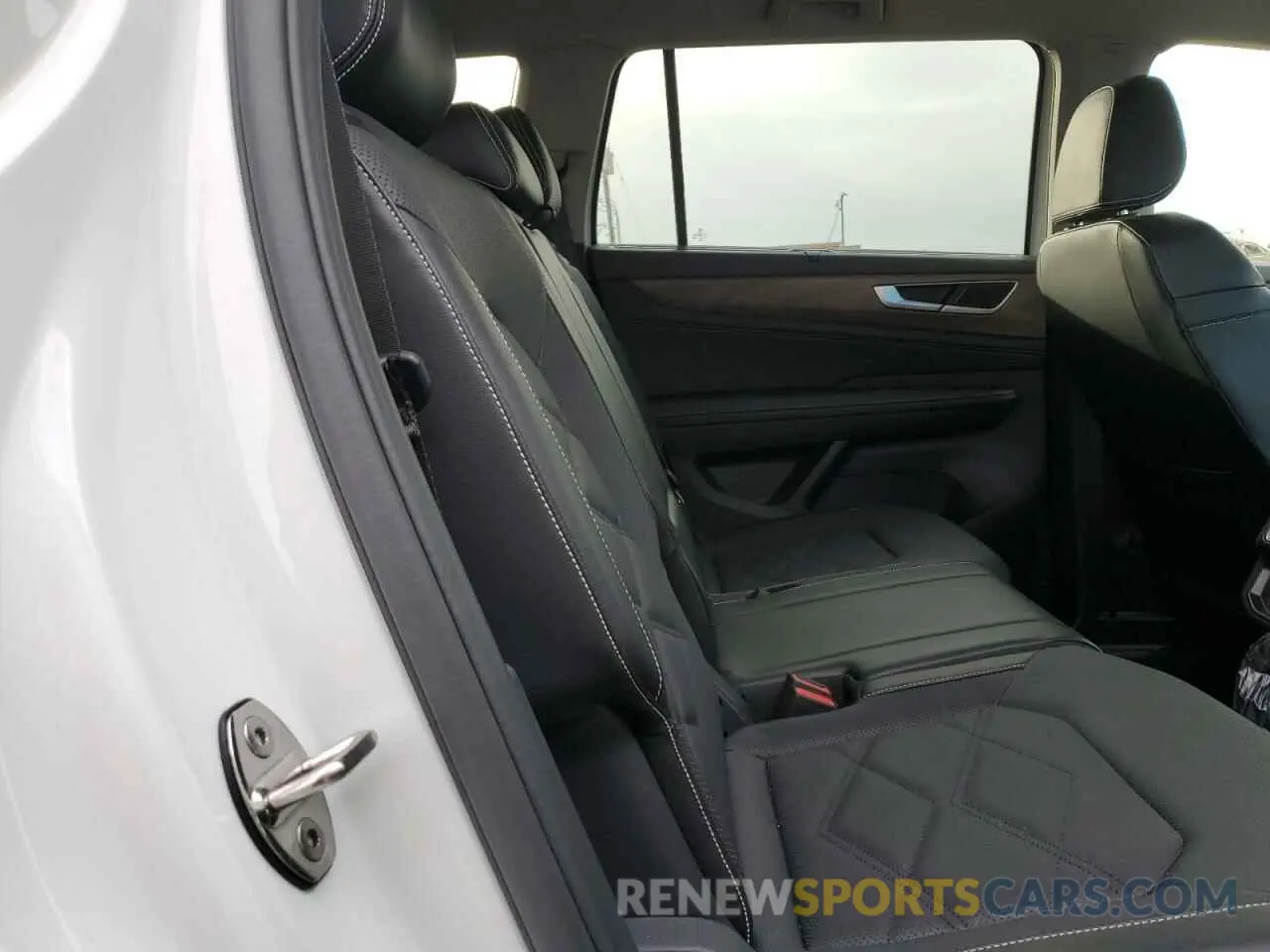 11 fotografías del automóvil dañado 1V2HR2CAXRC571675 VOLKSWAGEN ATLAS 2024