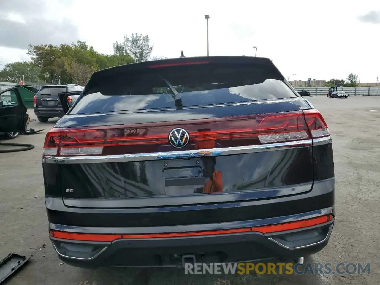 6 fotografías del automóvil dañado 1V2JE2CA5RC200727 VOLKSWAGEN ATLAS 2024
