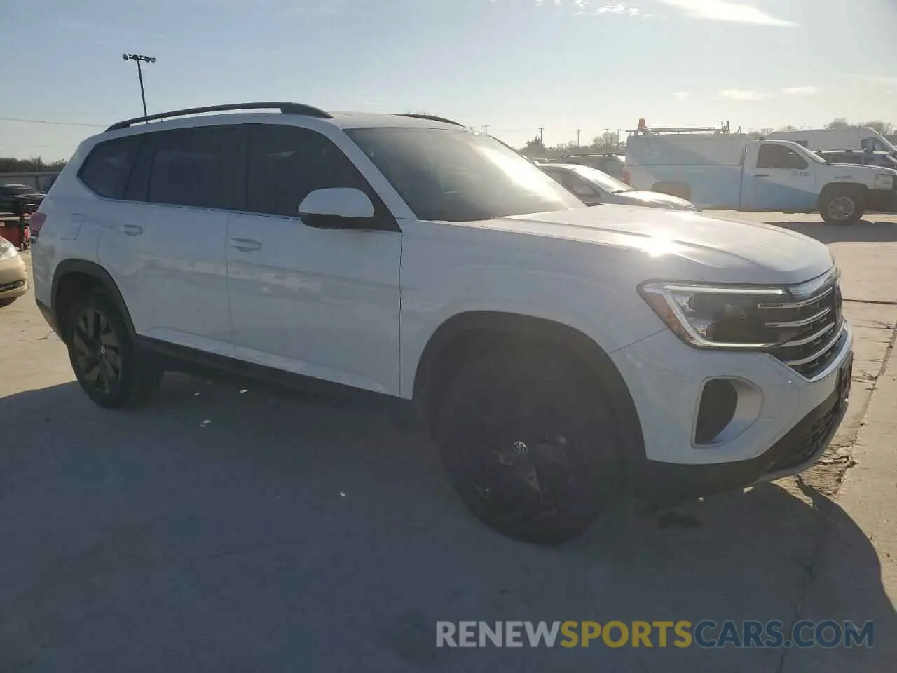 4 fotografías del automóvil dañado 1V2JR2CA1RC577477 VOLKSWAGEN ATLAS 2024
