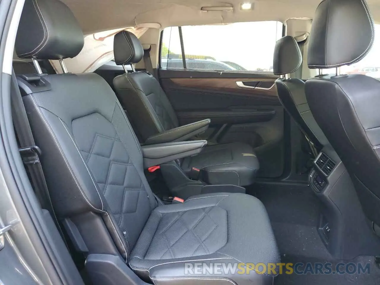 11 fotografías del automóvil dañado 1V2JR2CA1RC598507 VOLKSWAGEN ATLAS 2024