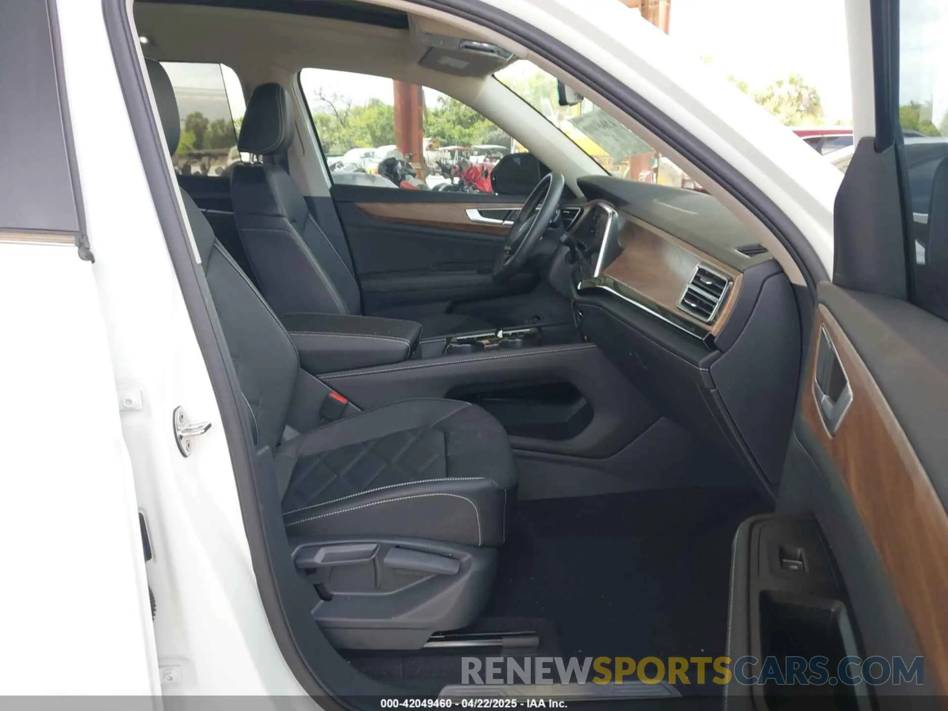 5 fotografías del automóvil dañado 1V2JR2CA1RC616729 VOLKSWAGEN ATLAS 2024