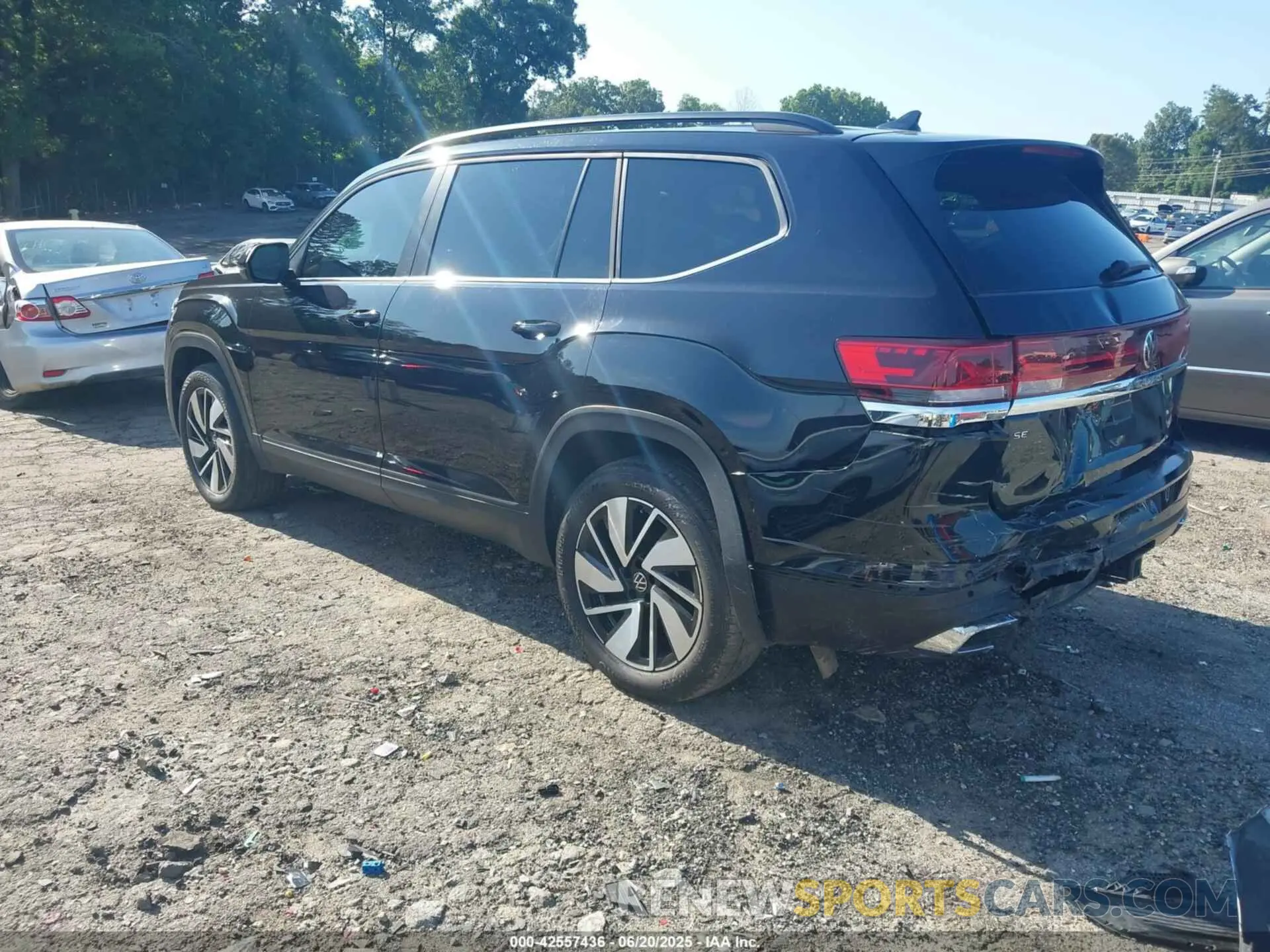3 fotografías del automóvil dañado 1V2JR2CA3RC554010 VOLKSWAGEN ATLAS 2024