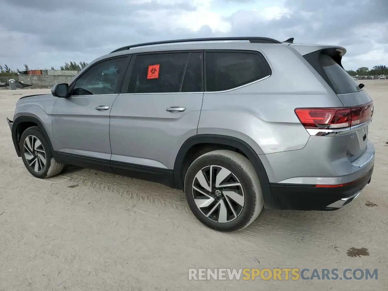 2 fotografías del automóvil dañado 1V2JR2CA3RC575598 VOLKSWAGEN ATLAS 2024