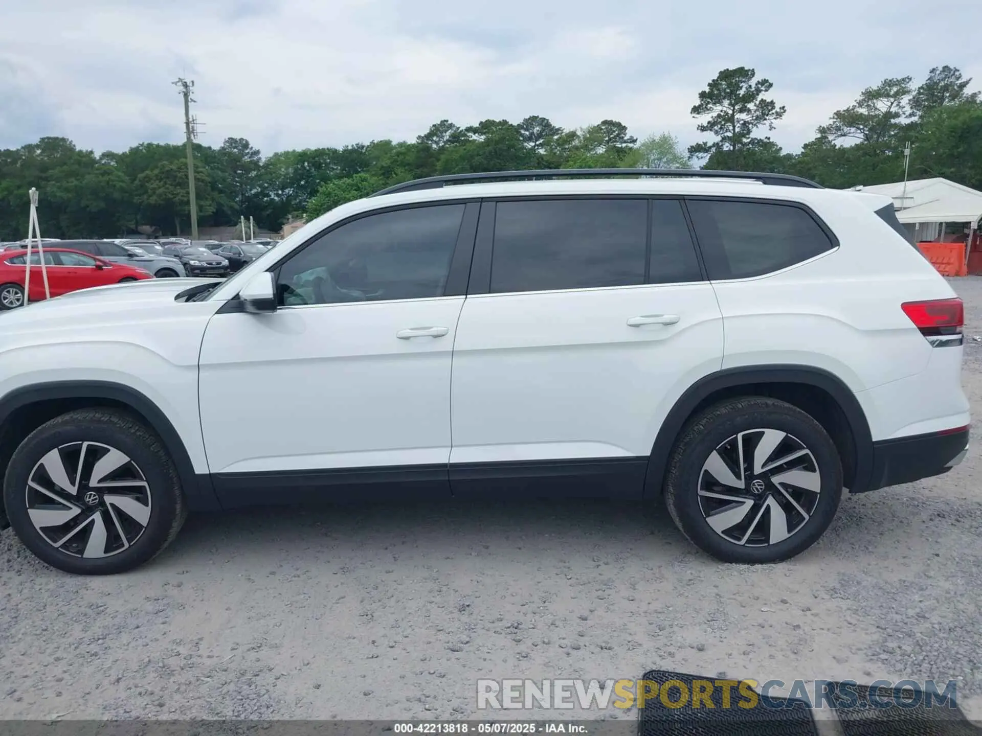 14 fotografías del automóvil dañado 1V2JR2CA3RC614867 VOLKSWAGEN ATLAS 2024