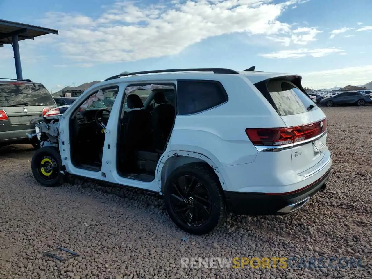 2 fotografías del automóvil dañado 1V2JR2CA8RC606442 VOLKSWAGEN ATLAS 2024