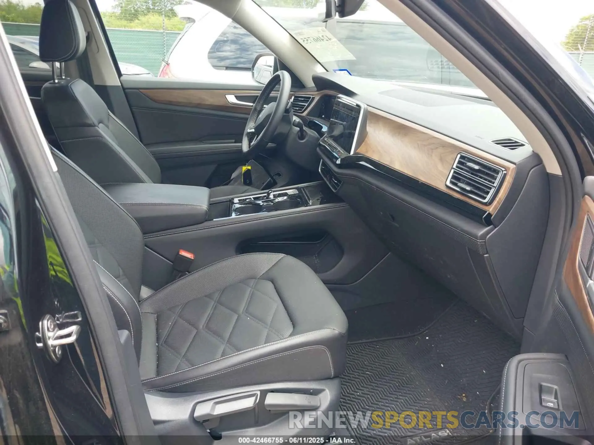 5 fotografías del automóvil dañado 1V2JR2CA9RC598772 VOLKSWAGEN ATLAS 2024