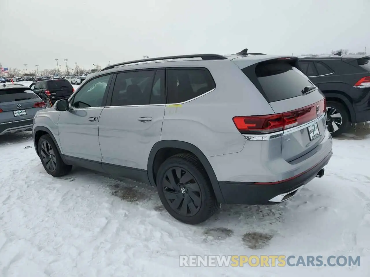 2 fotografías del automóvil dañado 1V2JR2CAXRC574612 VOLKSWAGEN ATLAS 2024