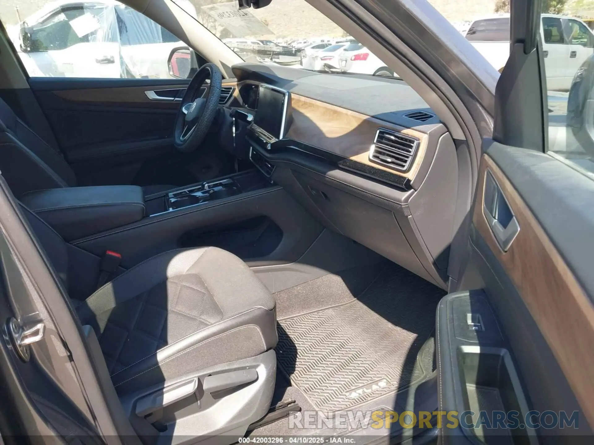 5 fotografías del automóvil dañado 1V2KR2CAXRC502457 VOLKSWAGEN ATLAS 2024