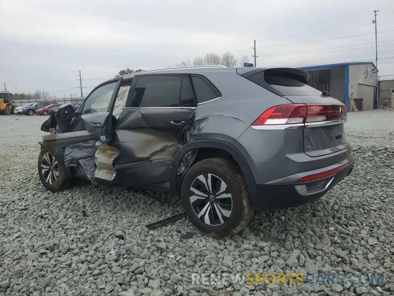2 fotografías del automóvil dañado 1V2LE2CA2RC203724 VOLKSWAGEN ATLAS 2024