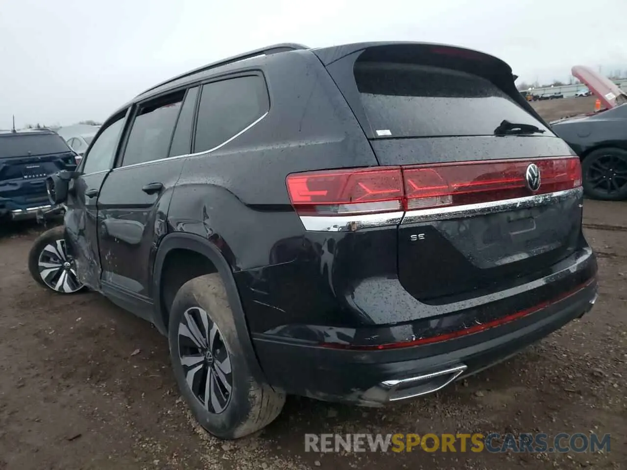 2 fotografías del automóvil dañado 1V2LR2CA4RC580463 VOLKSWAGEN ATLAS 2024