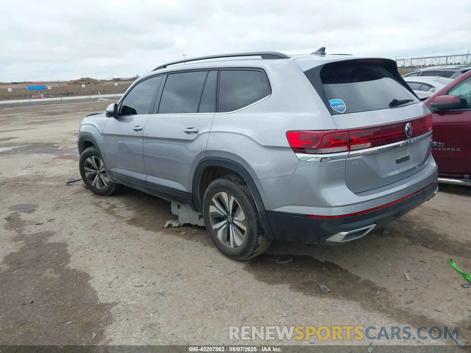 3 fotografías del automóvil dañado 1V2LR2CA7RC572504 VOLKSWAGEN ATLAS 2024