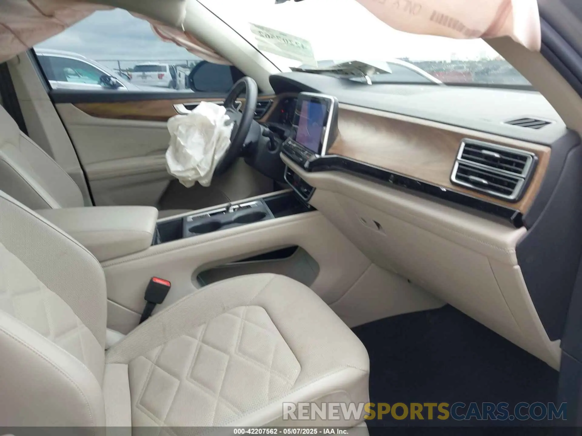 5 fotografías del automóvil dañado 1V2LR2CA7RC572504 VOLKSWAGEN ATLAS 2024