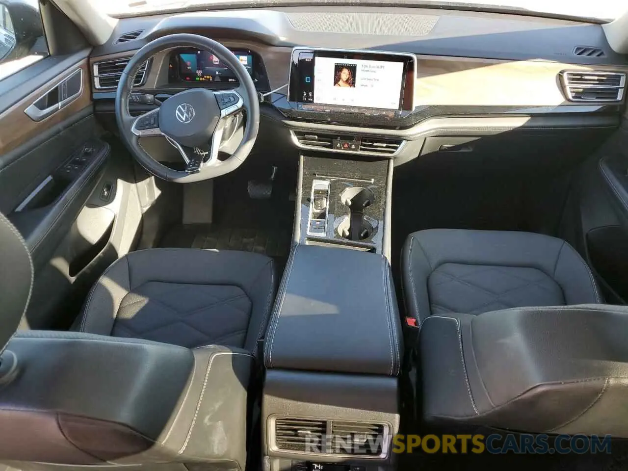 8 fotografías del automóvil dañado 1V2WR2CA1RC527247 VOLKSWAGEN ATLAS 2024