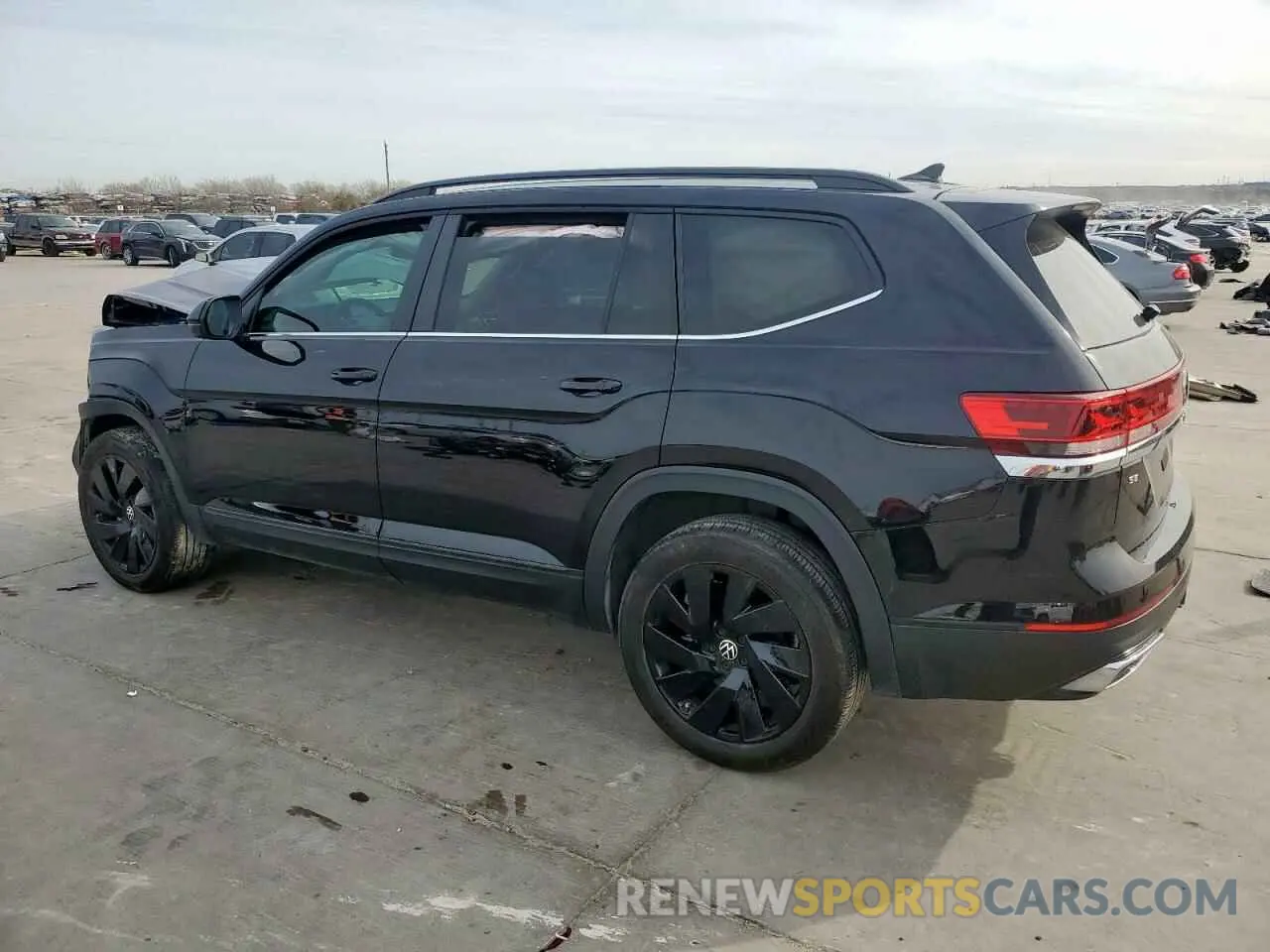 2 fotografías del automóvil dañado 1V2WR2CA2RC520906 VOLKSWAGEN ATLAS 2024