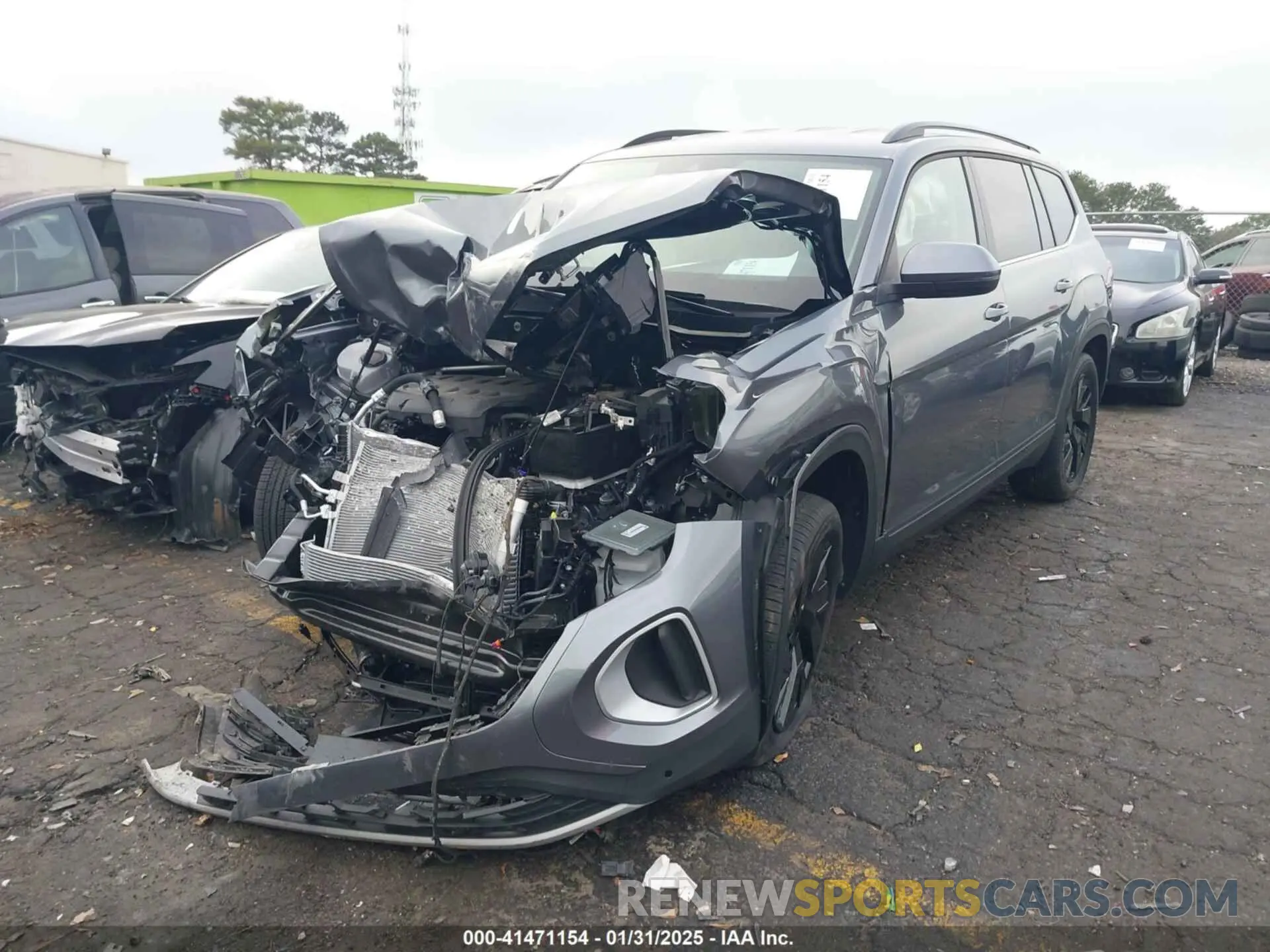 2 fotografías del automóvil dañado 1V2WR2CA2RC594326 VOLKSWAGEN ATLAS 2024