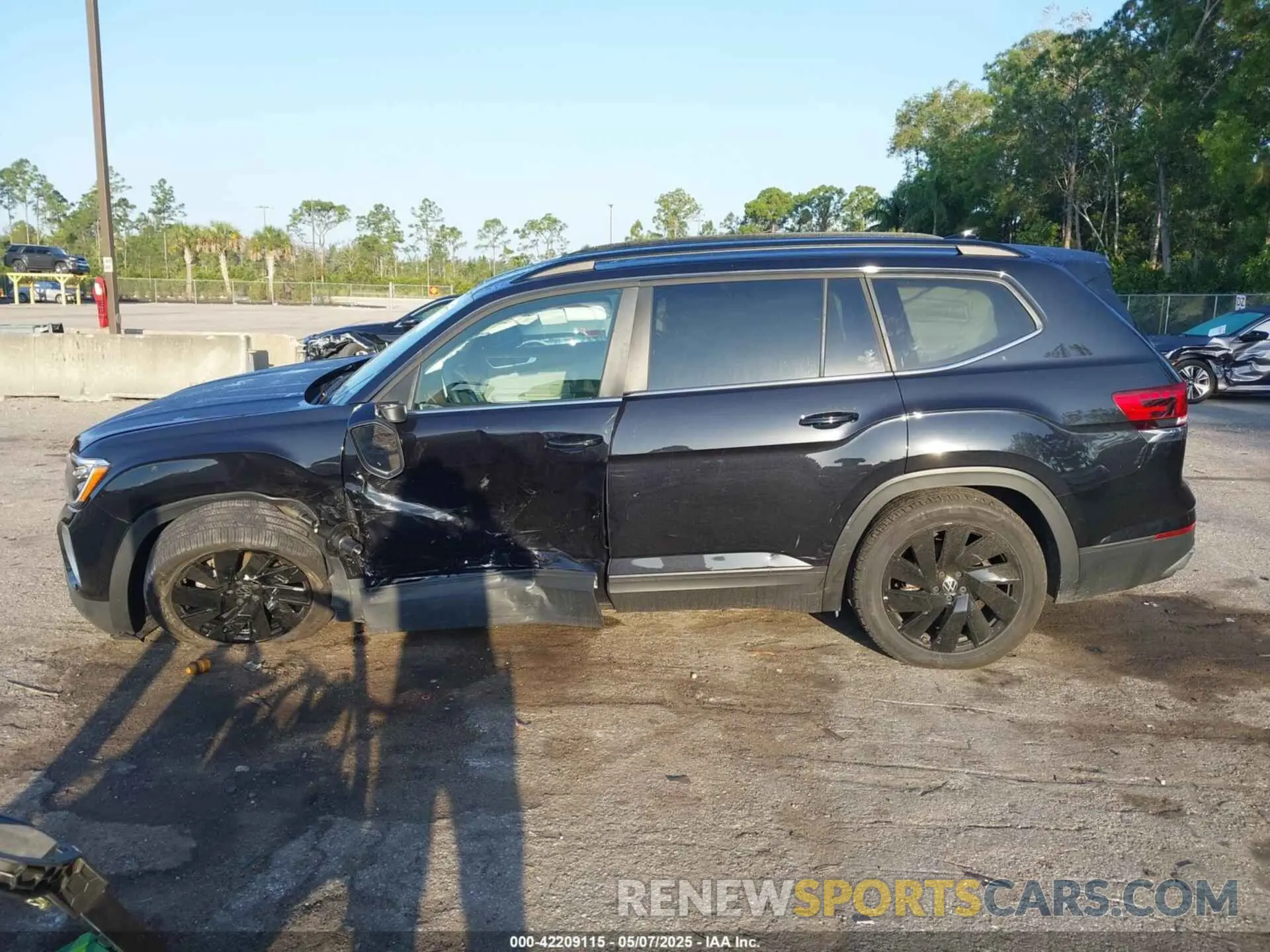 15 fotografías del automóvil dañado 1V2WR2CA3RC538136 VOLKSWAGEN ATLAS 2024