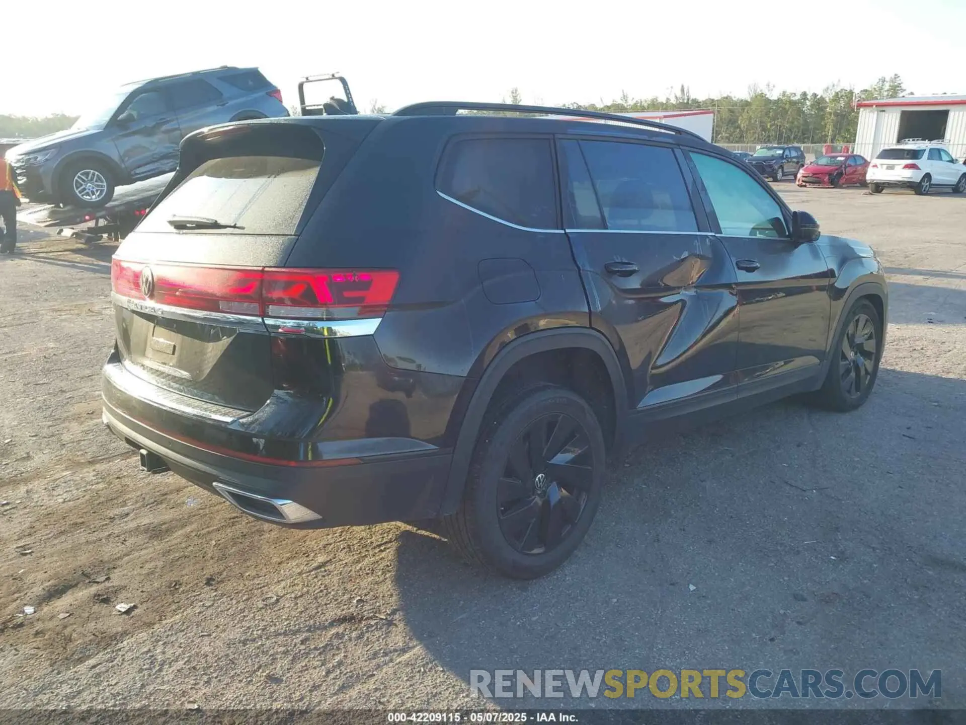 4 fotografías del automóvil dañado 1V2WR2CA3RC538136 VOLKSWAGEN ATLAS 2024