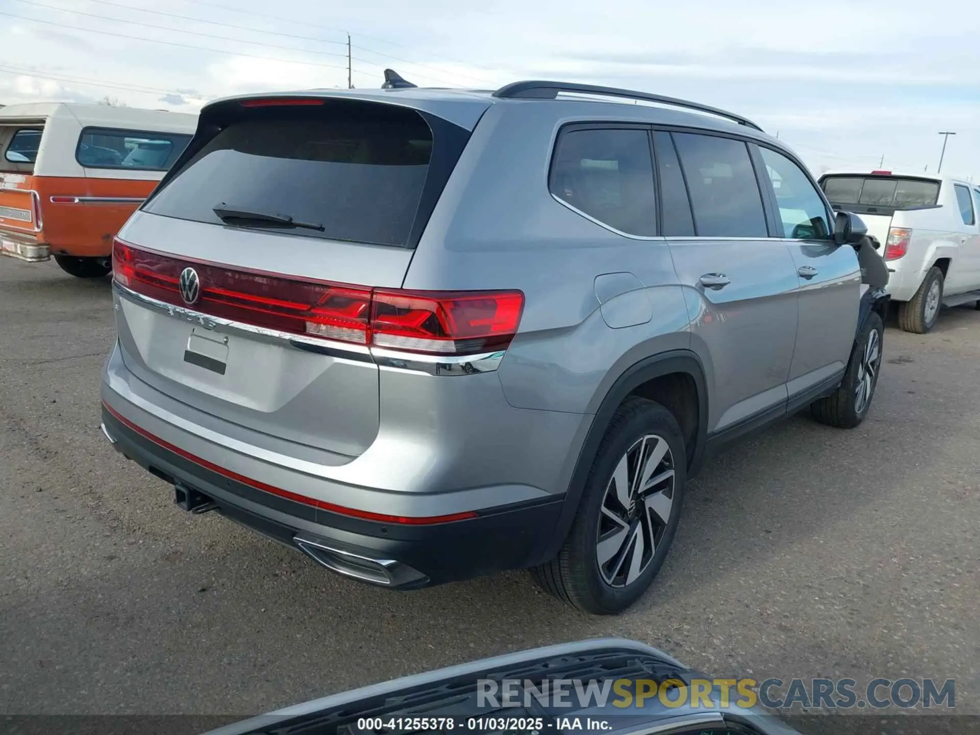 4 fotografías del automóvil dañado 1V2WR2CA6RC566660 VOLKSWAGEN ATLAS 2024