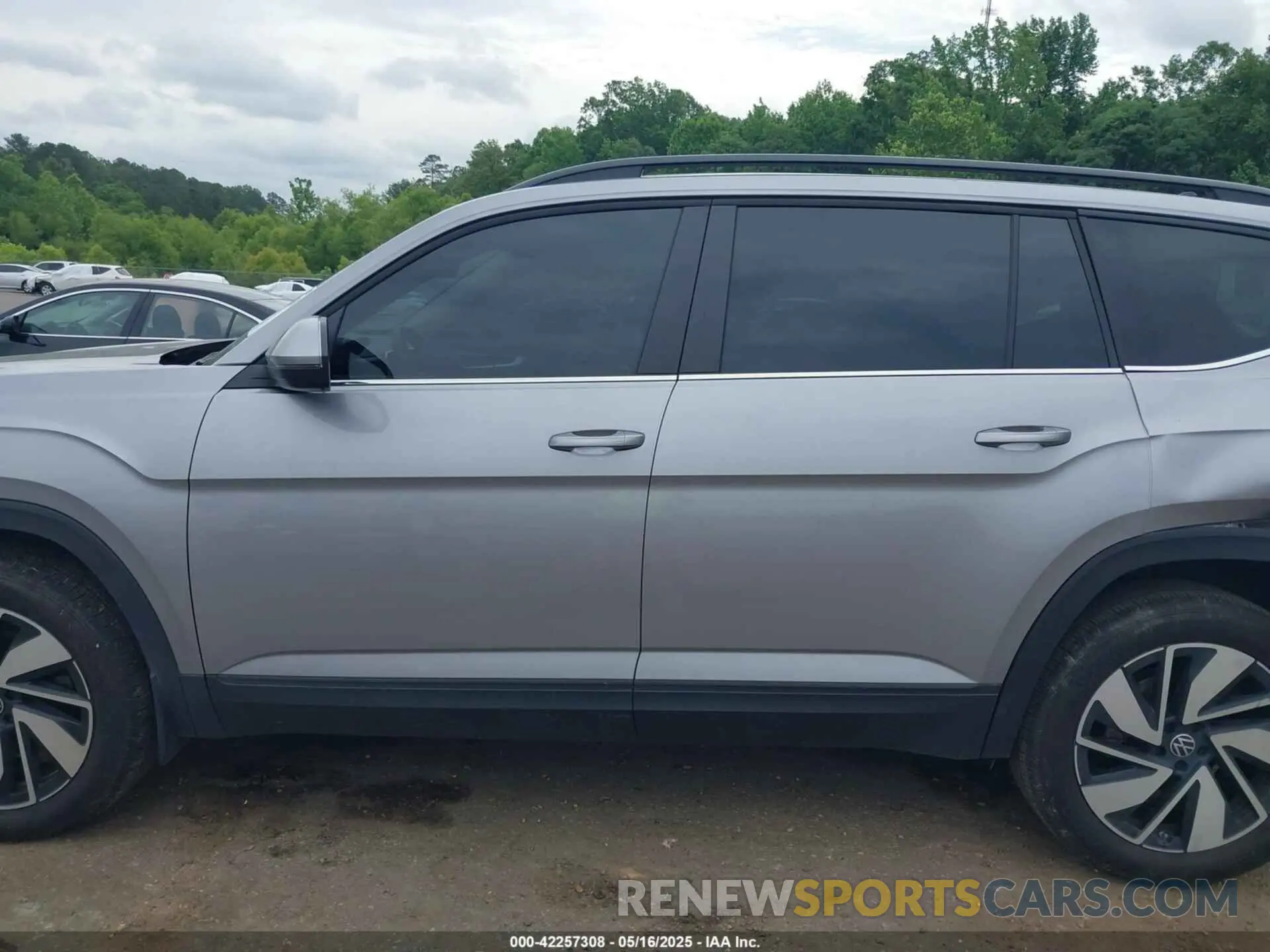 14 fotografías del automóvil dañado 1V2WR2CA6RC574936 VOLKSWAGEN ATLAS 2024