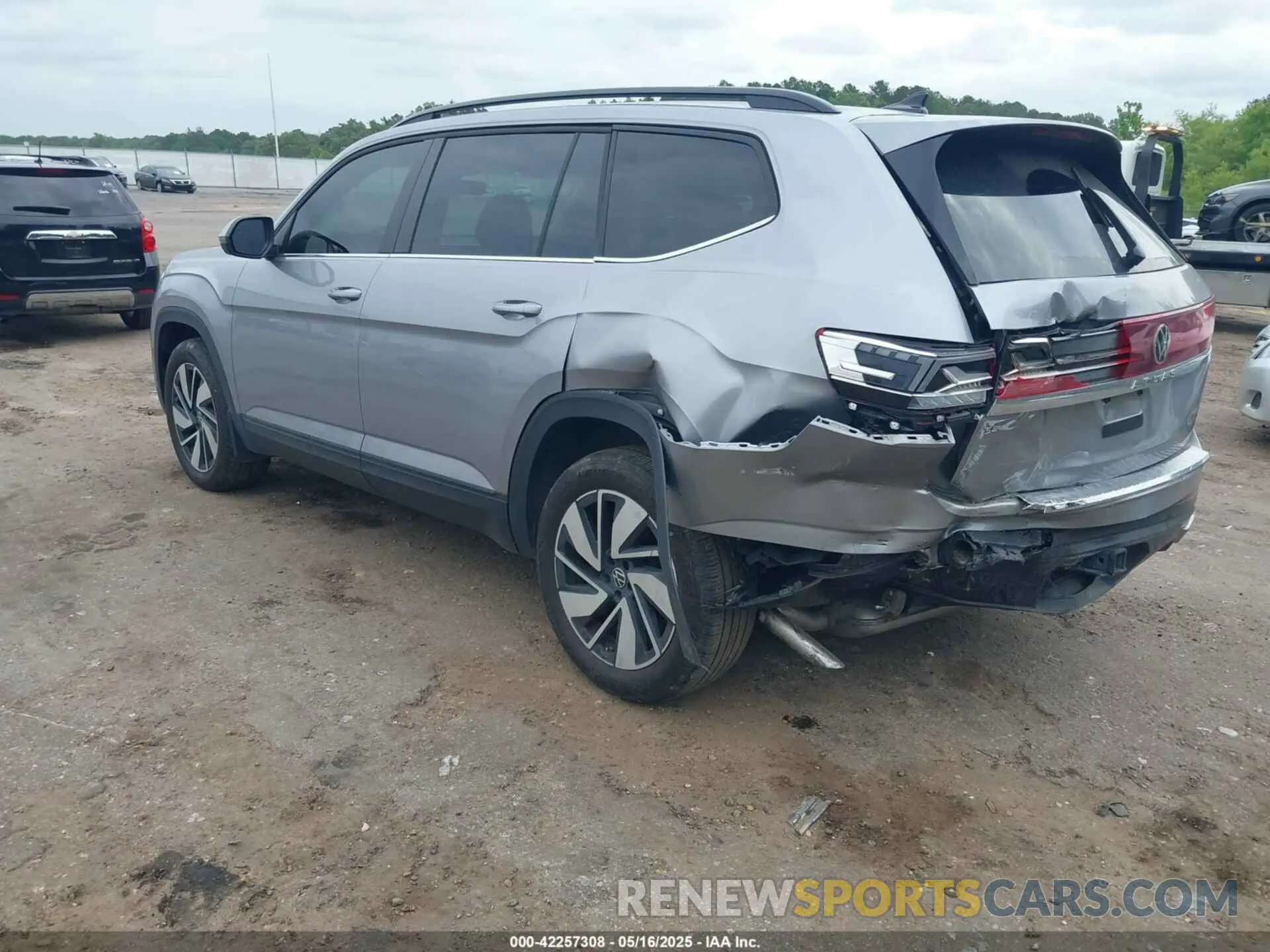 3 fotografías del automóvil dañado 1V2WR2CA6RC574936 VOLKSWAGEN ATLAS 2024