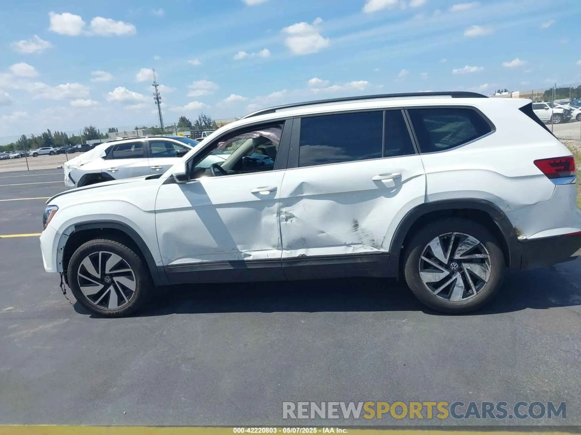 14 fotografías del automóvil dañado 1V2WR2CA8RC546121 VOLKSWAGEN ATLAS 2024