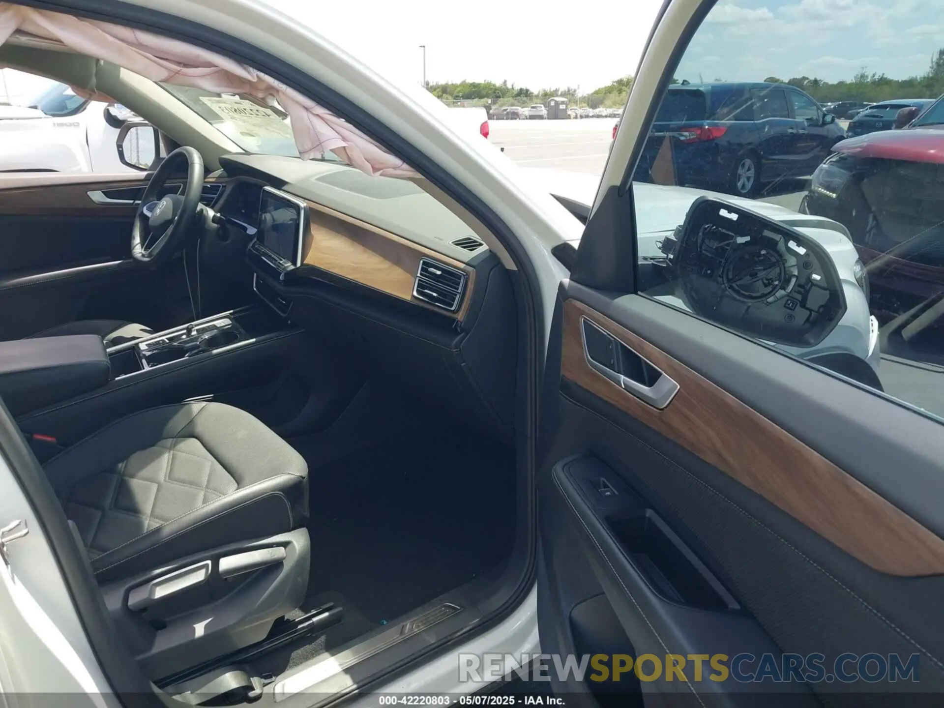 5 fotografías del automóvil dañado 1V2WR2CA8RC546121 VOLKSWAGEN ATLAS 2024