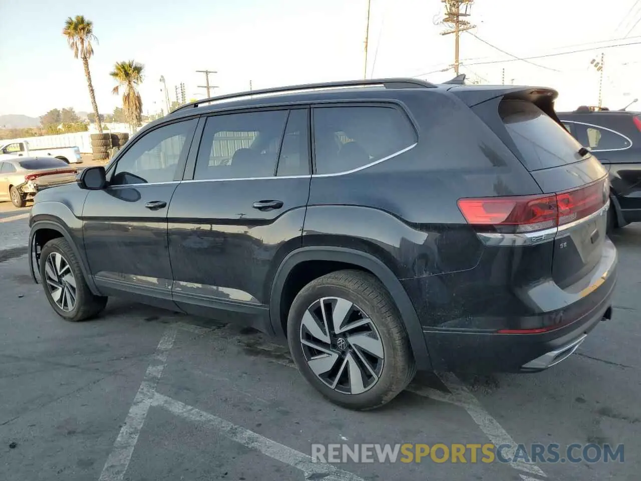 2 fotografías del automóvil dañado 1V2WR2CA9RC514763 VOLKSWAGEN ATLAS 2024