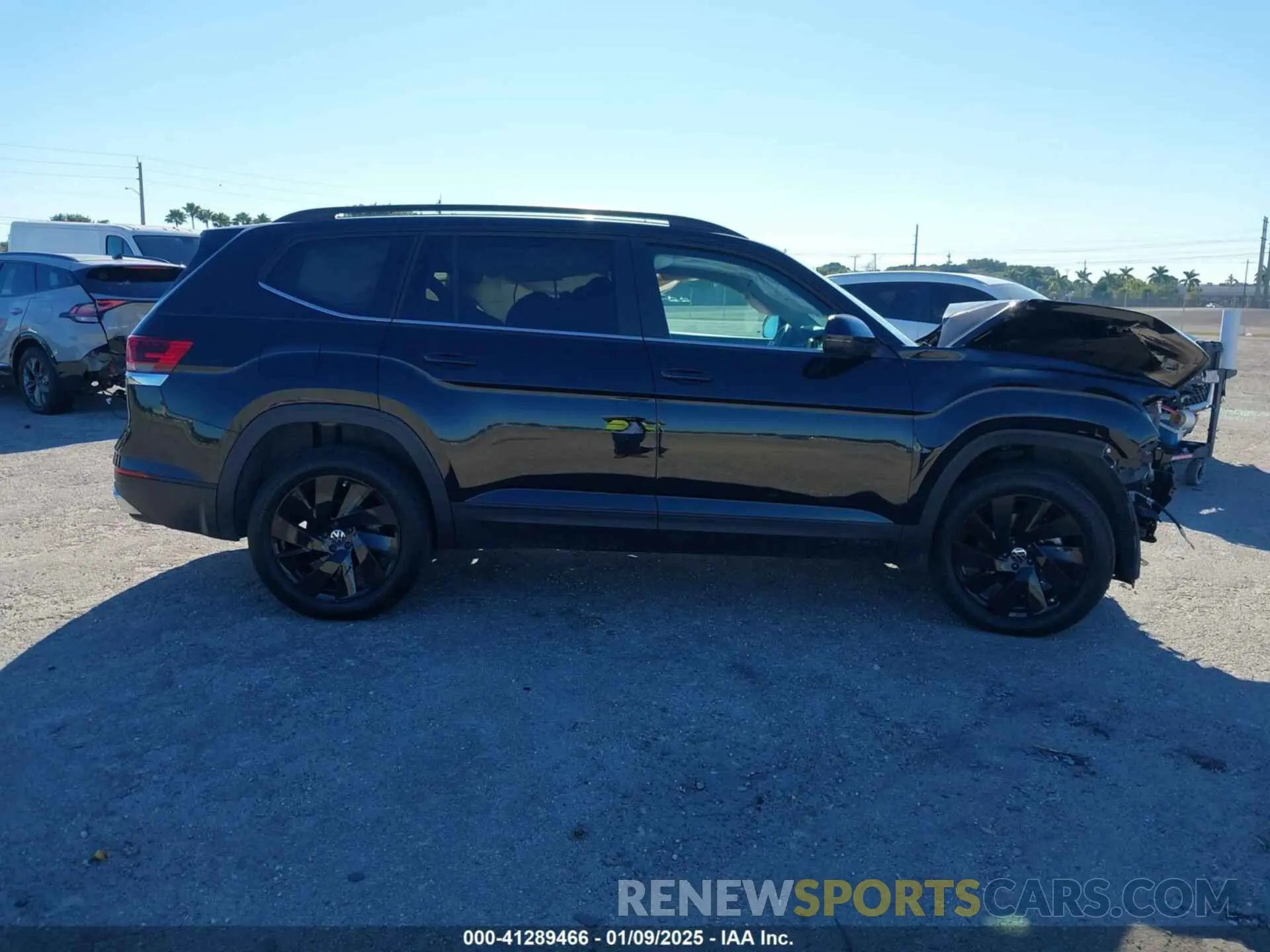 14 fotografías del automóvil dañado 1V2WR2CAXRC522063 VOLKSWAGEN ATLAS 2024