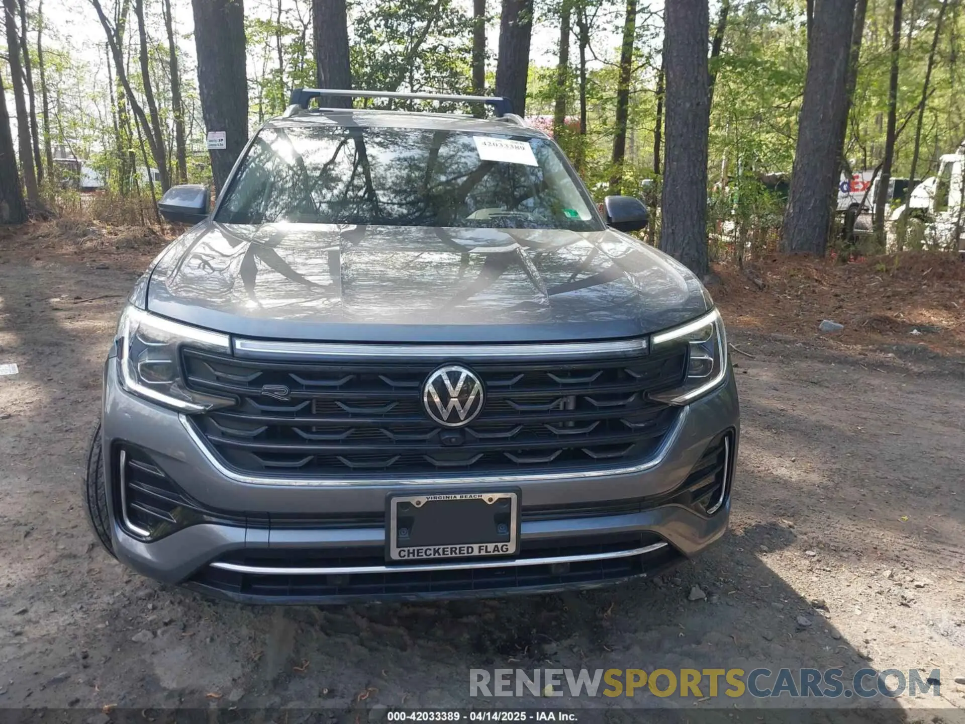 12 fotografías del automóvil dañado 1V2FR2CA0SC522921 VOLKSWAGEN ATLAS 2025