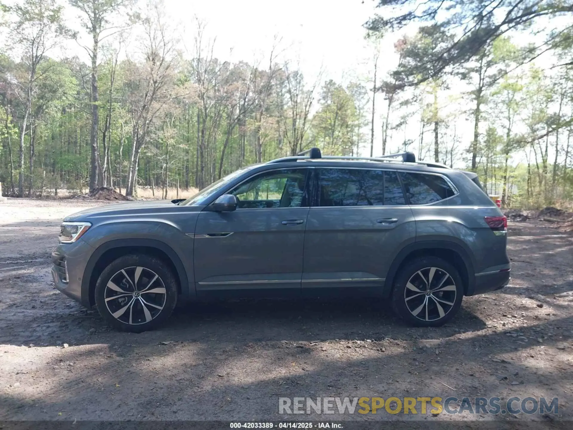 14 fotografías del automóvil dañado 1V2FR2CA0SC522921 VOLKSWAGEN ATLAS 2025