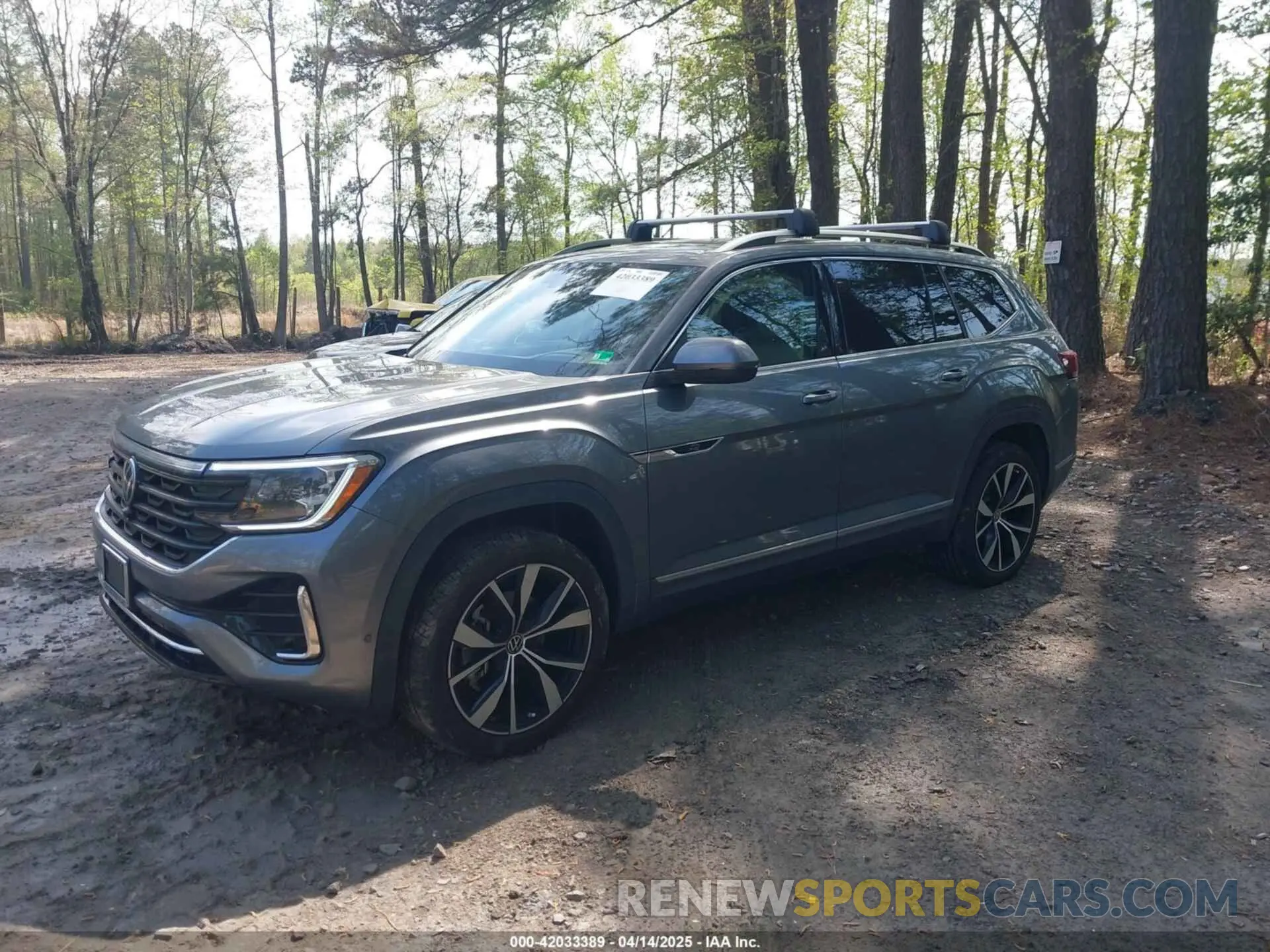 2 fotografías del automóvil dañado 1V2FR2CA0SC522921 VOLKSWAGEN ATLAS 2025
