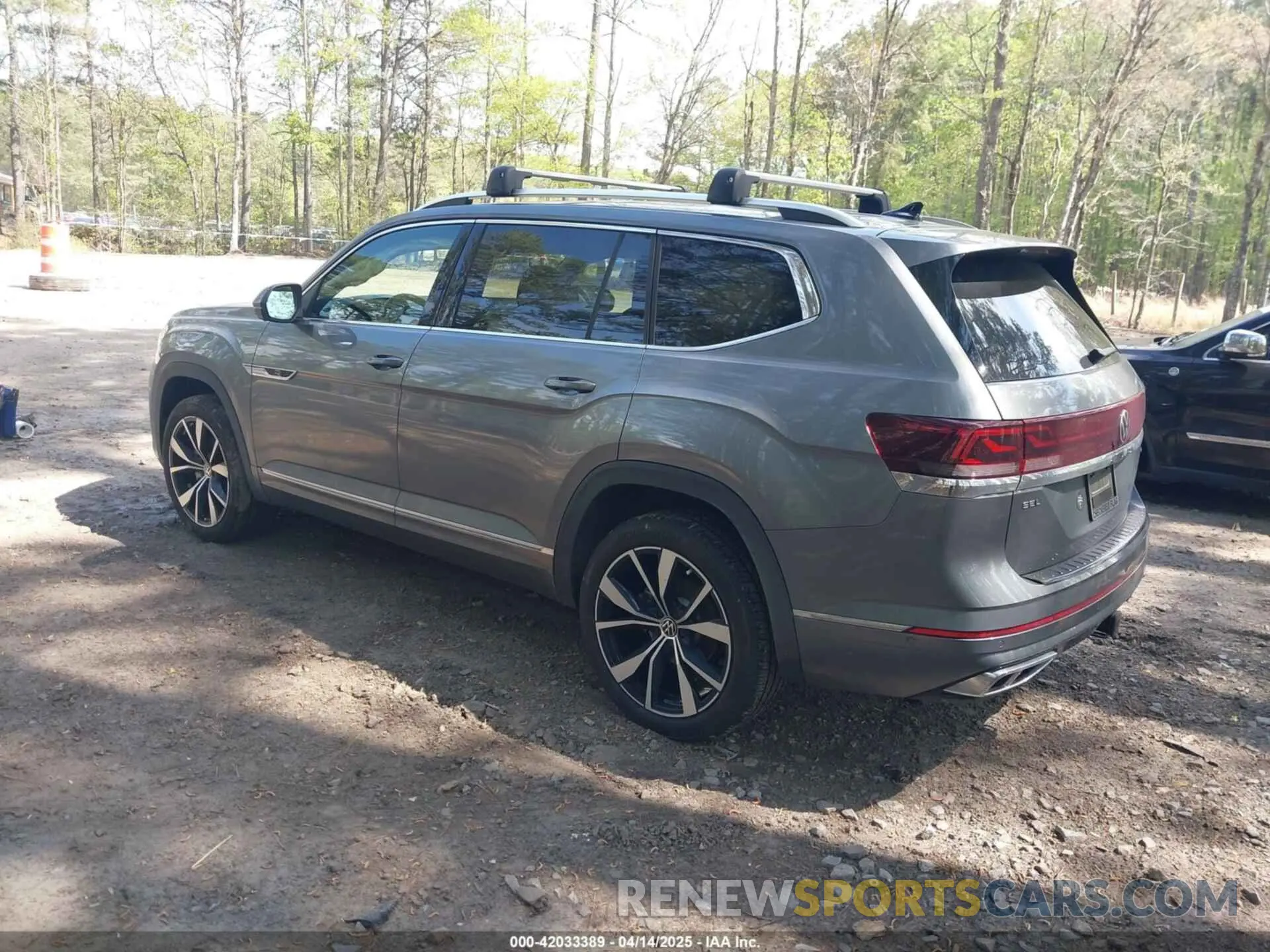 3 fotografías del automóvil dañado 1V2FR2CA0SC522921 VOLKSWAGEN ATLAS 2025