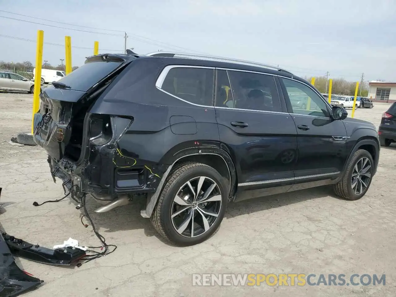 3 fotografías del automóvil dañado 1V2FR2CA8SC512394 VOLKSWAGEN ATLAS 2025