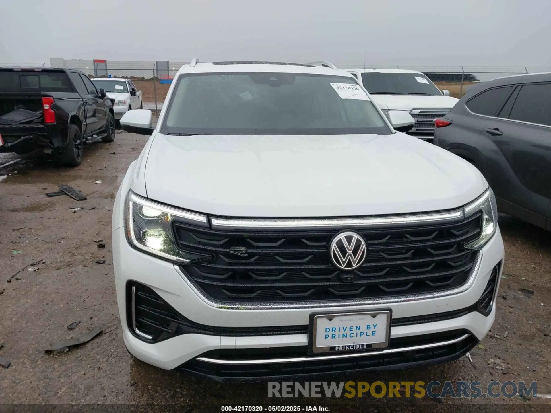 12 fotografías del automóvil dañado 1V2FR2CA8SC539126 VOLKSWAGEN ATLAS 2025