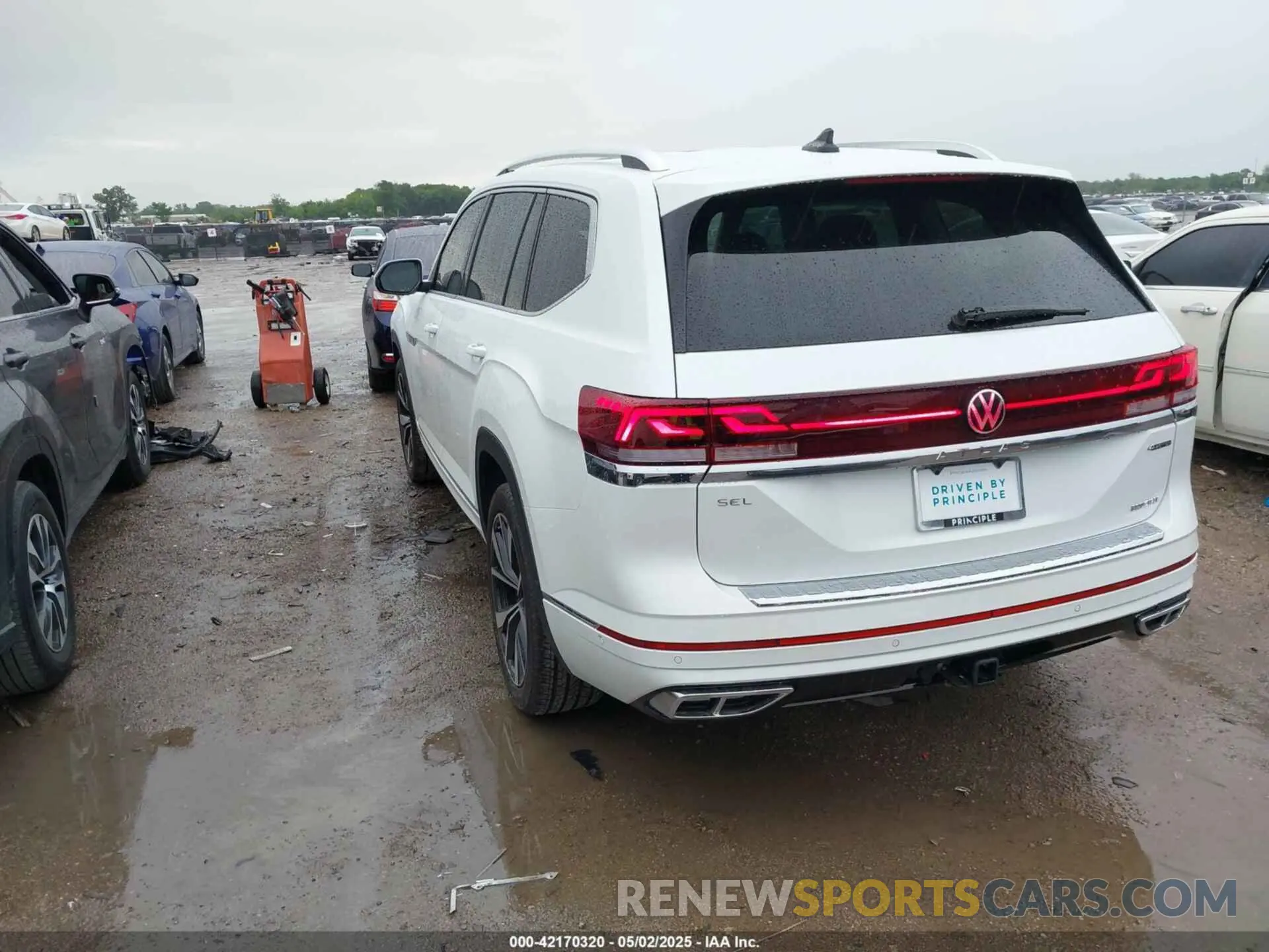 3 fotografías del automóvil dañado 1V2FR2CA8SC539126 VOLKSWAGEN ATLAS 2025
