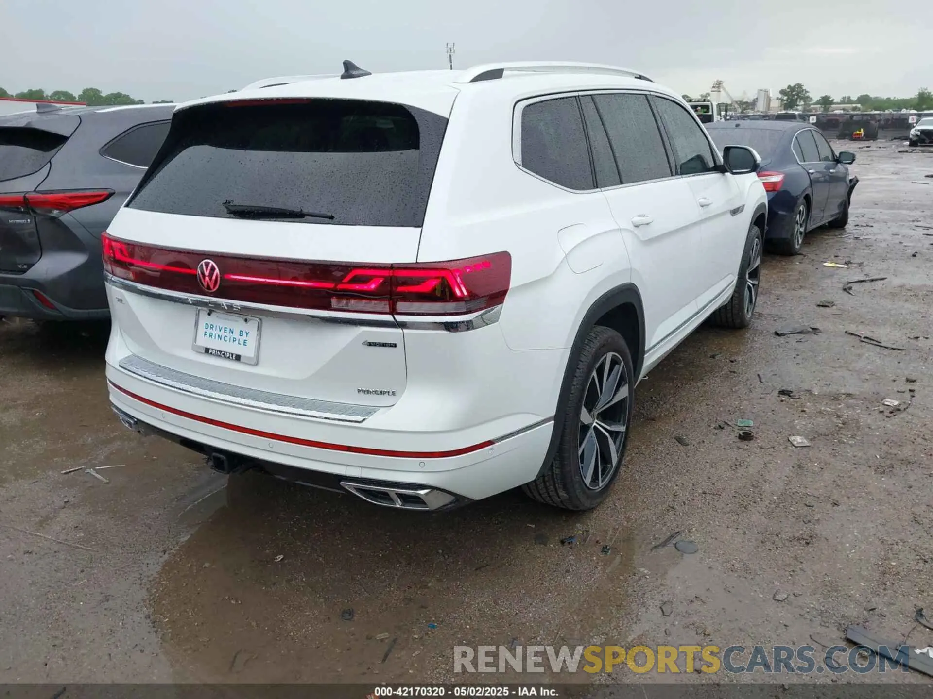 4 fotografías del automóvil dañado 1V2FR2CA8SC539126 VOLKSWAGEN ATLAS 2025