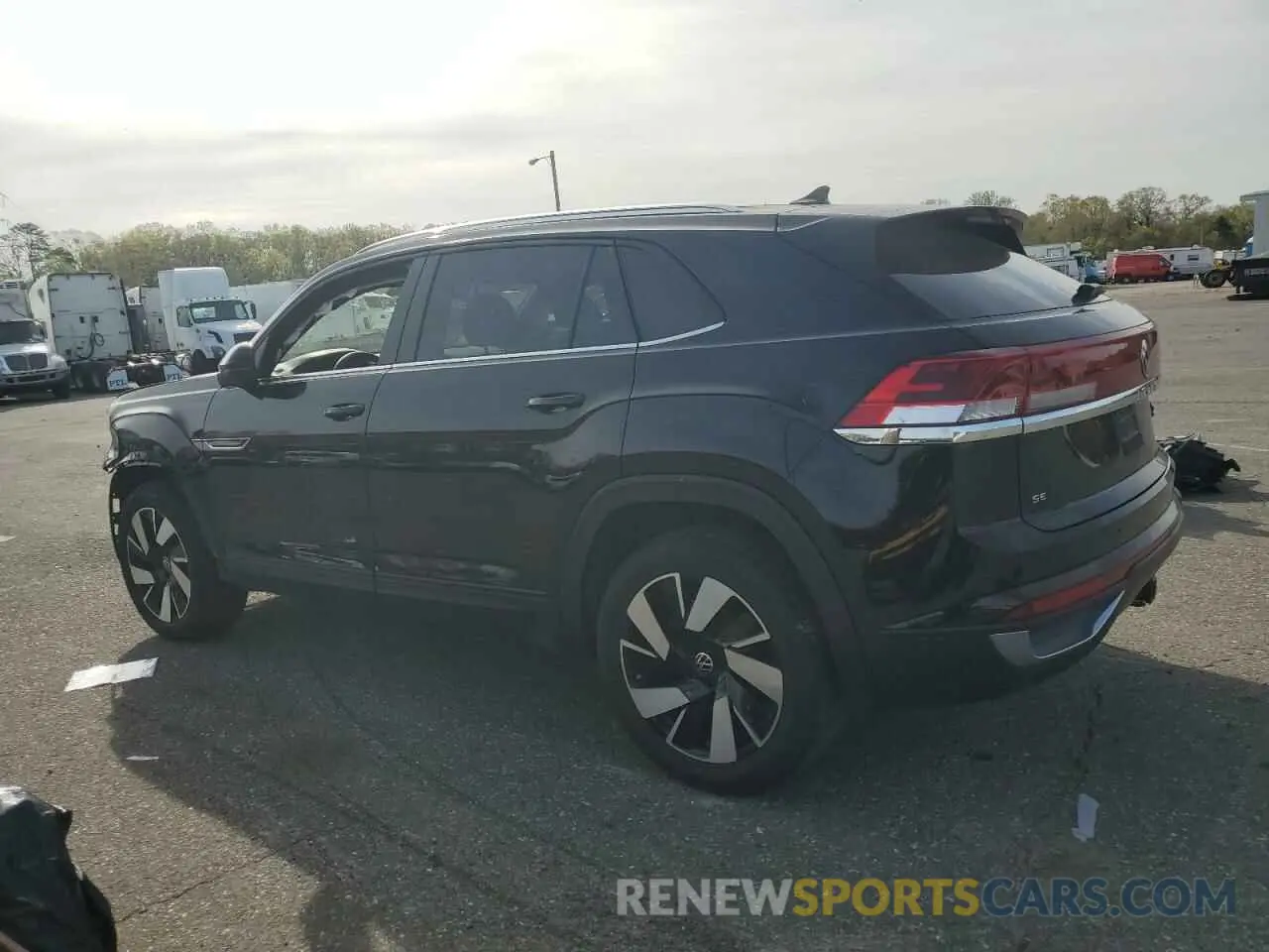 2 fotografías del automóvil dañado 1V2HE2CAXSC204650 VOLKSWAGEN ATLAS 2025