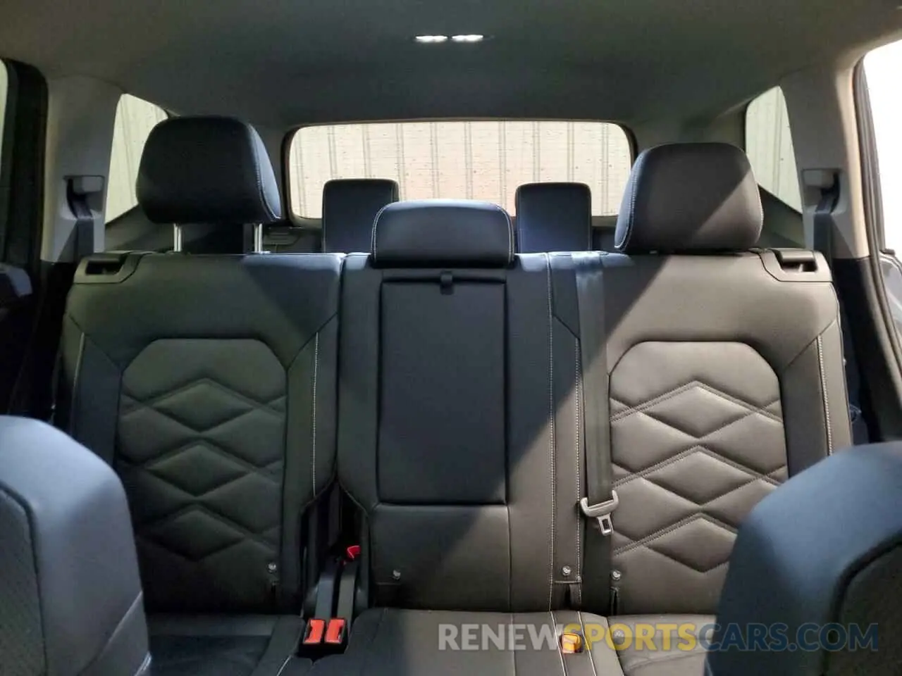 10 fotografías del automóvil dañado 1V2HR2CA0SC523057 VOLKSWAGEN ATLAS 2025