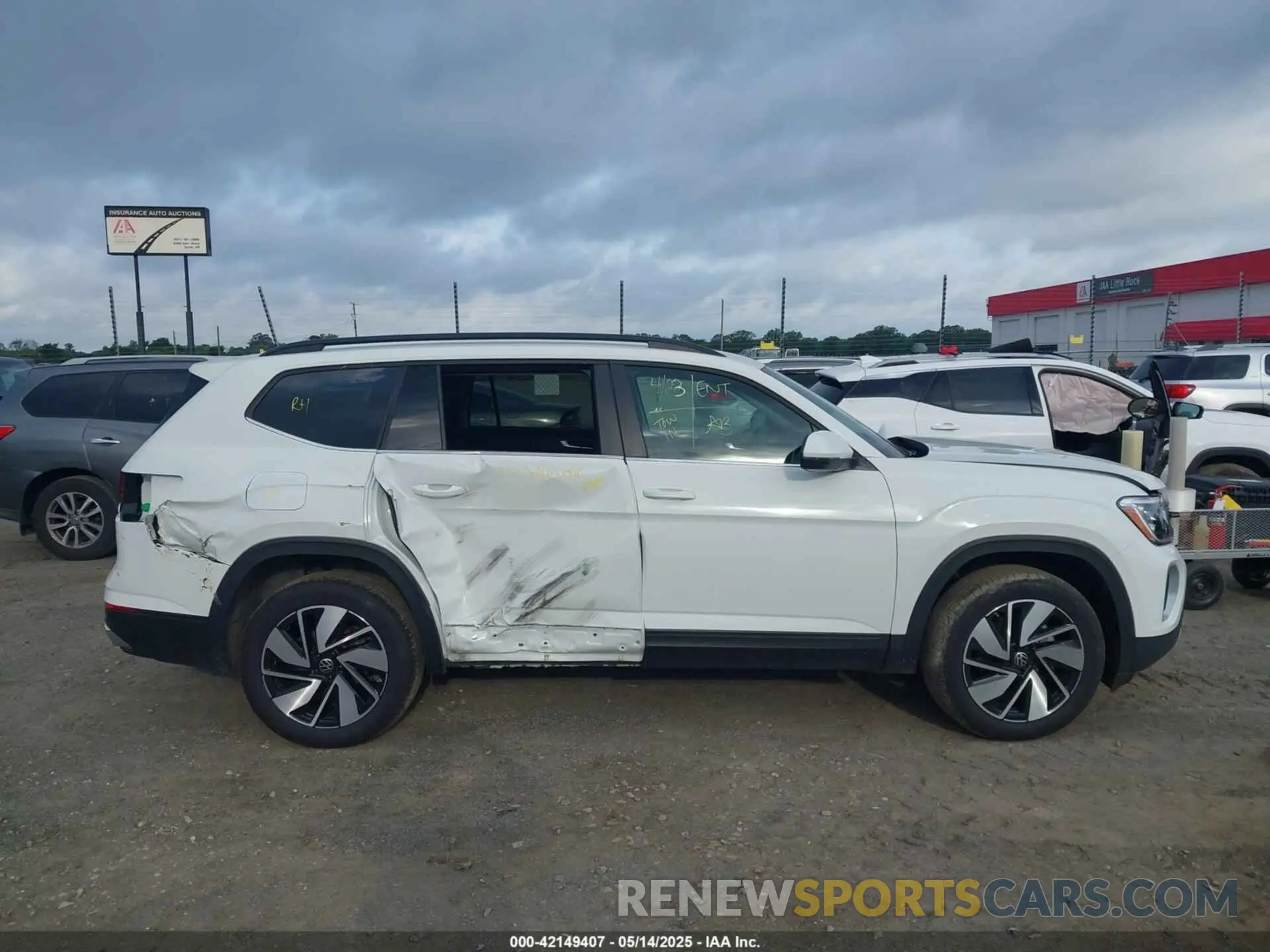 13 fotografías del automóvil dañado 1V2HR2CAXSC505813 VOLKSWAGEN ATLAS 2025