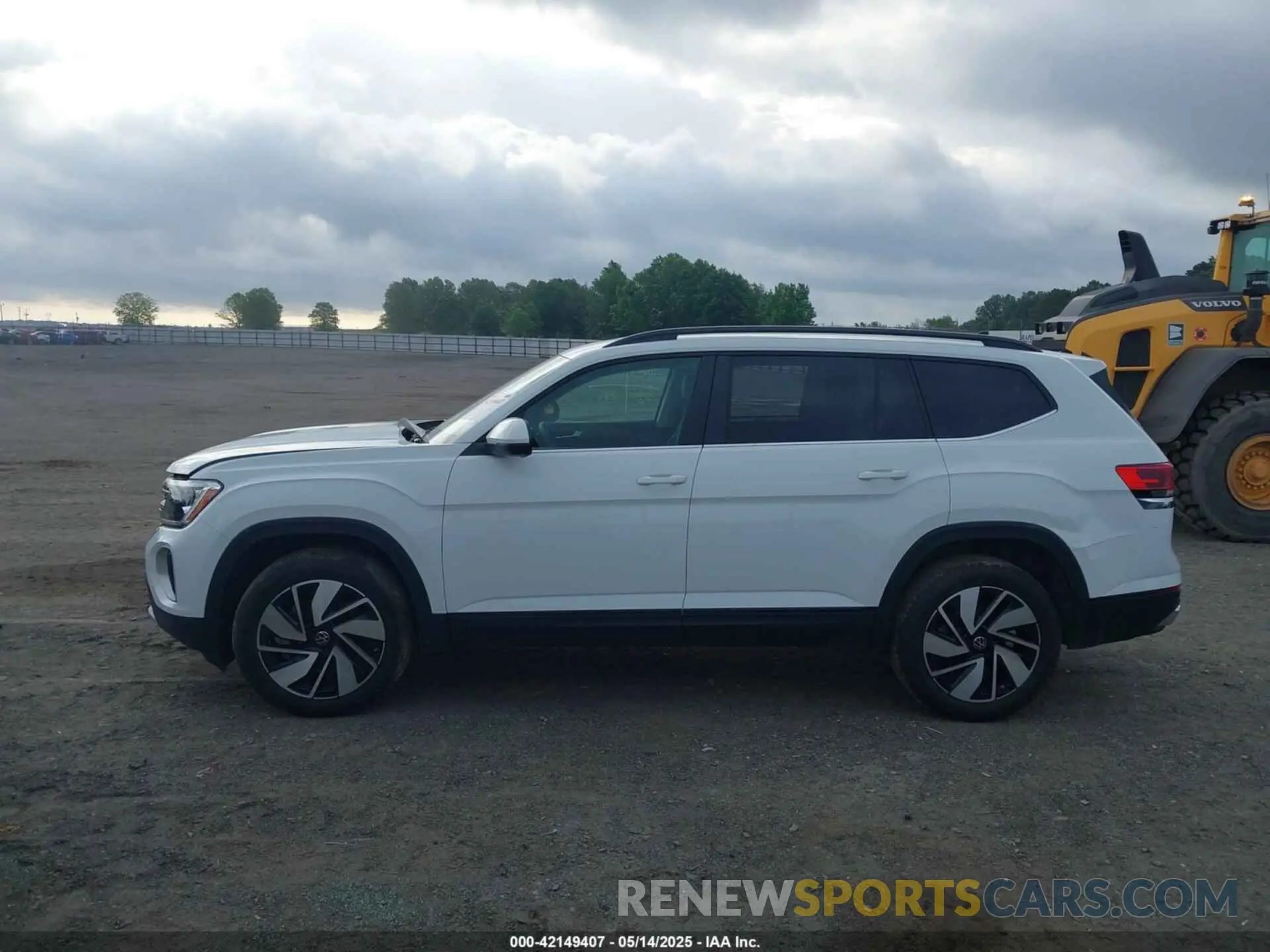 14 fotografías del automóvil dañado 1V2HR2CAXSC505813 VOLKSWAGEN ATLAS 2025