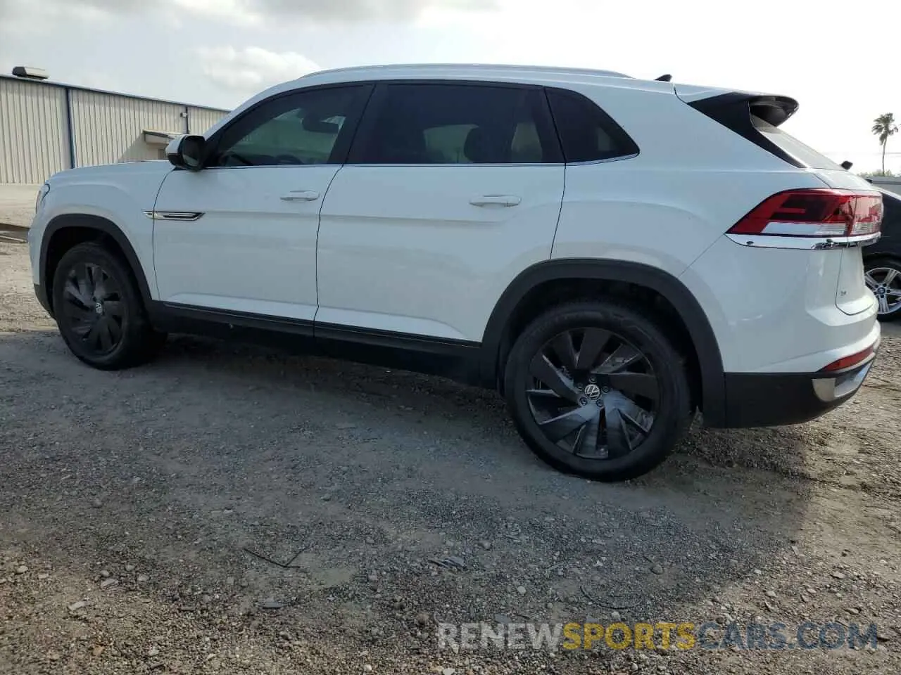 2 fotografías del automóvil dañado 1V2JE2CA4SC205357 VOLKSWAGEN ATLAS 2025