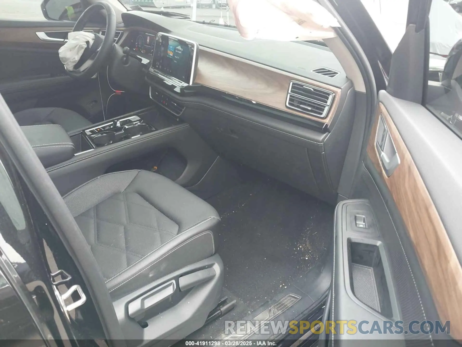 5 fotografías del automóvil dañado 1V2KR2CA8SC507856 VOLKSWAGEN ATLAS 2025