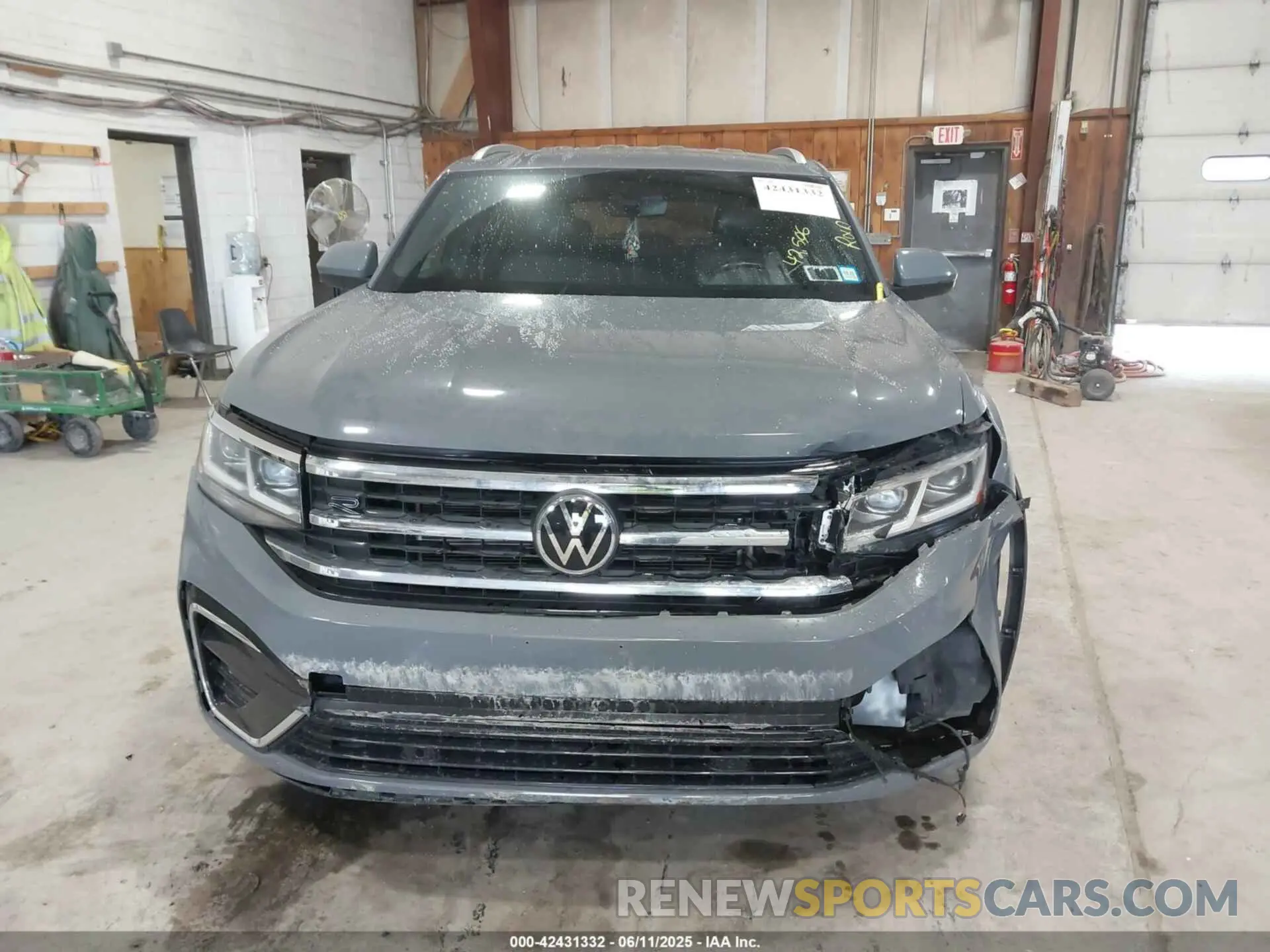 12 fotografías del automóvil dañado 1V21E2CA5LC229605 VOLKSWAGEN ATLAS CROSS SPORT 2020