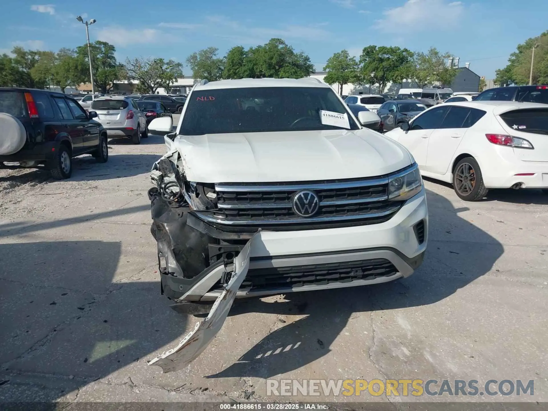 12 fotografías del automóvil dañado 1V21E2CA8LC226956 VOLKSWAGEN ATLAS CROSS SPORT 2020