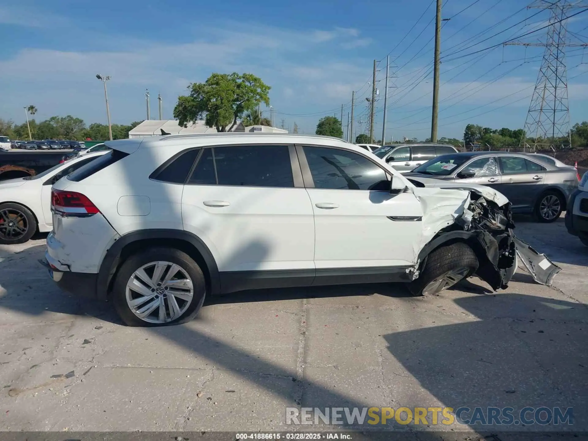 13 fotografías del automóvil dañado 1V21E2CA8LC226956 VOLKSWAGEN ATLAS CROSS SPORT 2020