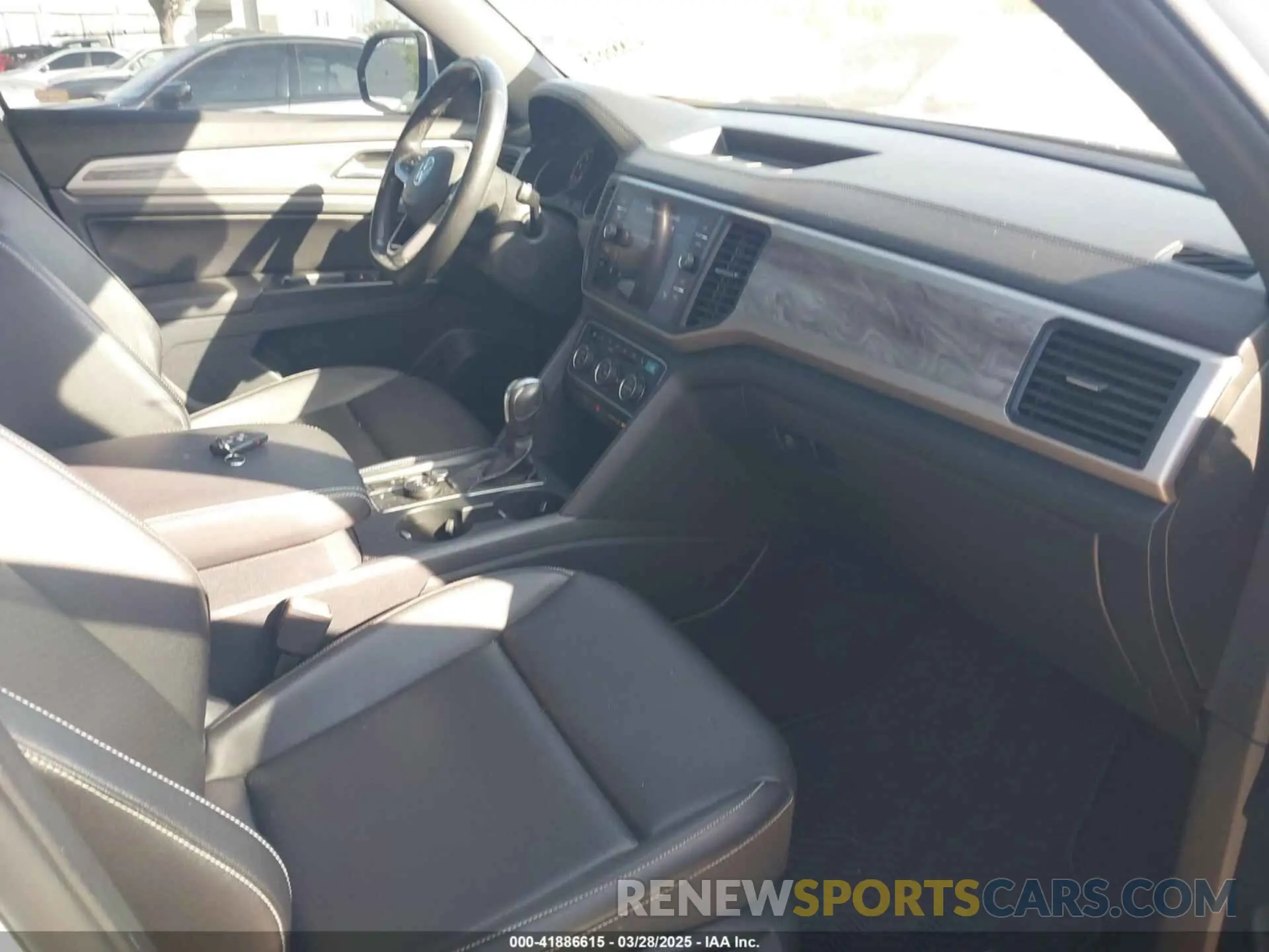 5 fotografías del automóvil dañado 1V21E2CA8LC226956 VOLKSWAGEN ATLAS CROSS SPORT 2020