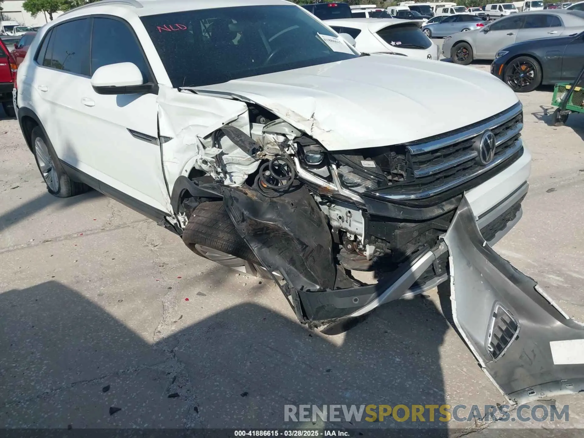 6 fotografías del automóvil dañado 1V21E2CA8LC226956 VOLKSWAGEN ATLAS CROSS SPORT 2020
