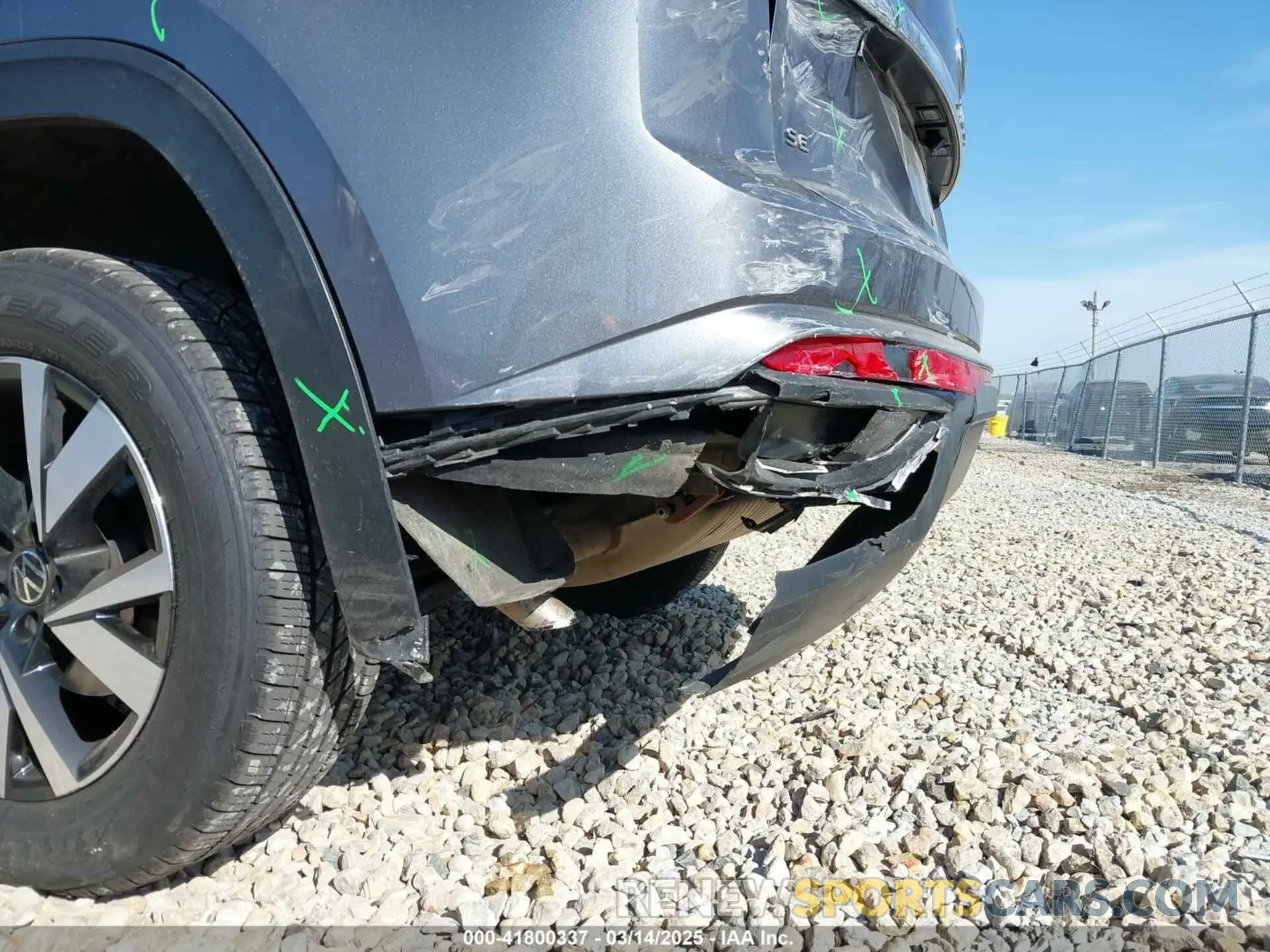 17 fotografías del automóvil dañado 1V24C2CAXLC203018 VOLKSWAGEN ATLAS CROSS SPORT 2020